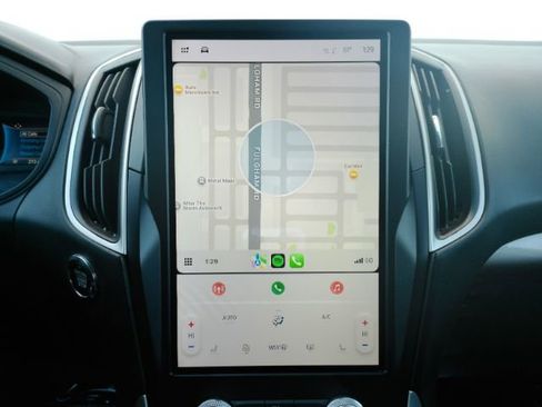 Used 2024 Ford Edge SEL image 9