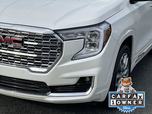 Used 2024 GMC Terrain Denali w/ Denali Premium Package image 10