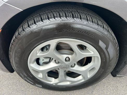 Used 2023 Chrysler Pacifica Limited FWD image 9