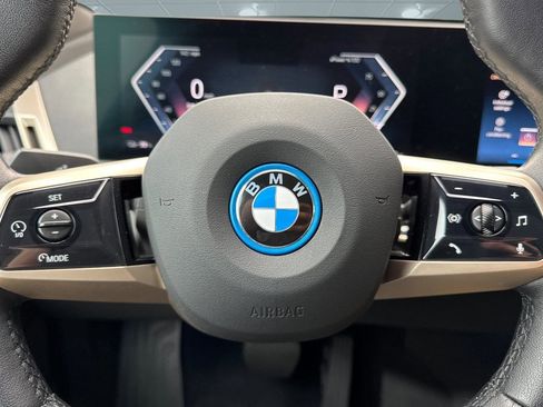 Used 2025 BMW iX xDrive50 image 18