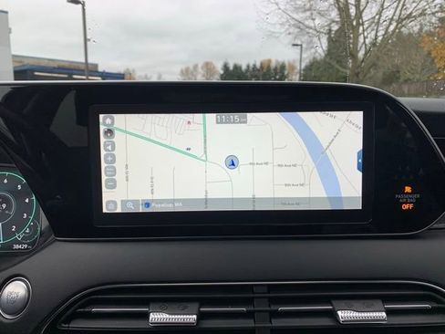 Used 2021 Hyundai Palisade Limited w/ Winter Package image 24