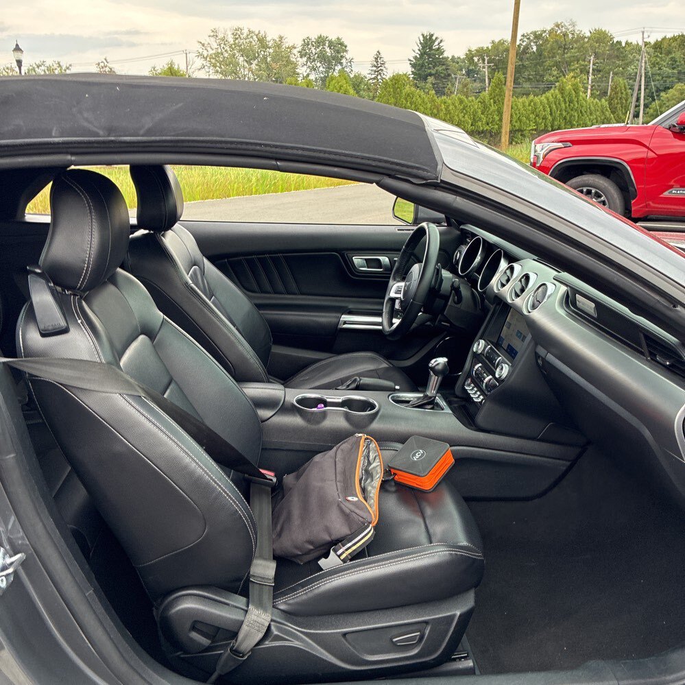 Used 2021 Ford Mustang Premium RWD image 7