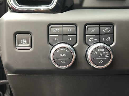 Used 2025 GMC Sierra 1500 Denali Ultimate image 31