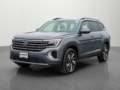 Used 2025 Volkswagen Atlas SE image 3