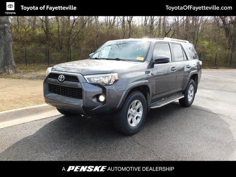 Used 2017 Toyota 4Runner SR5 image 1