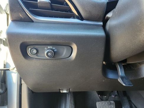 Certified 2023 Chevrolet Traverse RS image 31