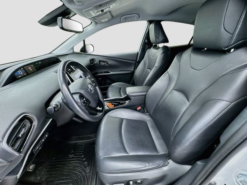 Used 2021 Toyota Prius XLE FWD image 13