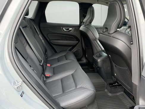 Used 2024 Volvo XC60 B5 Plus AWD/4WD image 12