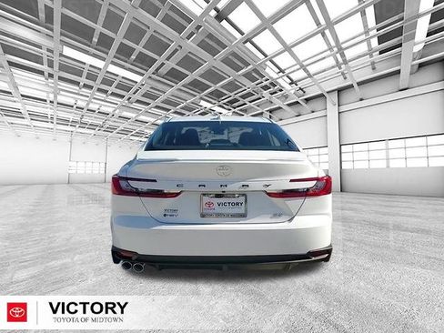 Used 2026 Toyota Camry SE image 4