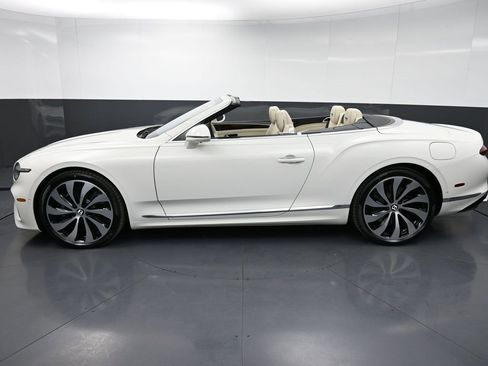 New 2026 Bentley Continental GTC image 32