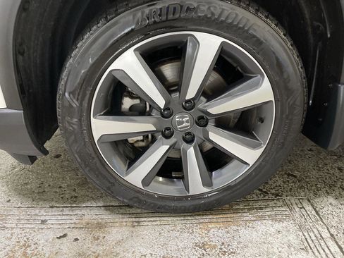 Used 2023 Honda Pilot Touring image 10