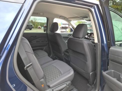 New 2025 Nissan Pathfinder SV w/ Black Appearance Package image 14
