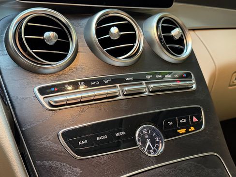 Used 2019 Mercedes-Benz C 300 4MATIC Sedan image 30