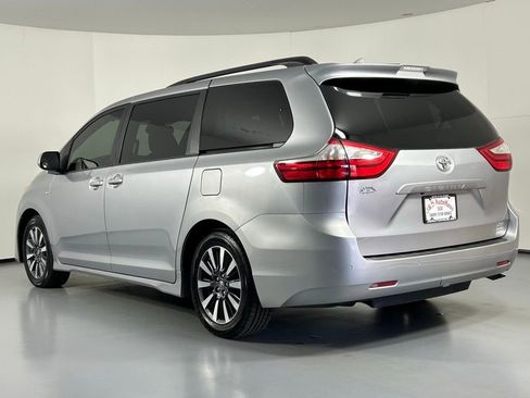 Used 2018 Toyota Sienna XLE Premium image 6