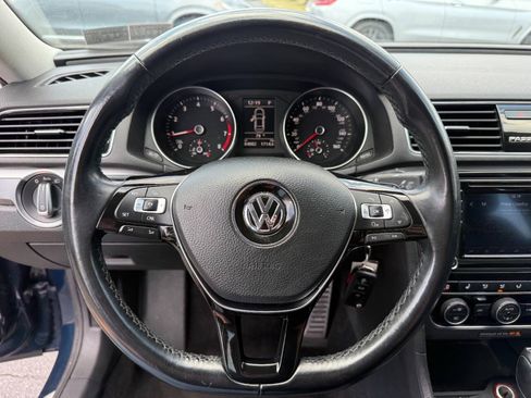Used 2018 Volkswagen Passat 2.0T R-Line FWD image 13