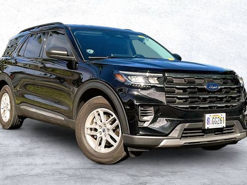 Used 2025 Ford Explorer Active RWD image 11