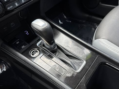 Used 2021 Nissan Kicks SR w/ SR Premium Package image 21