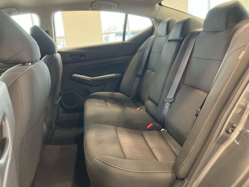 Used 2025 Nissan Altima 2.5 SV image 23