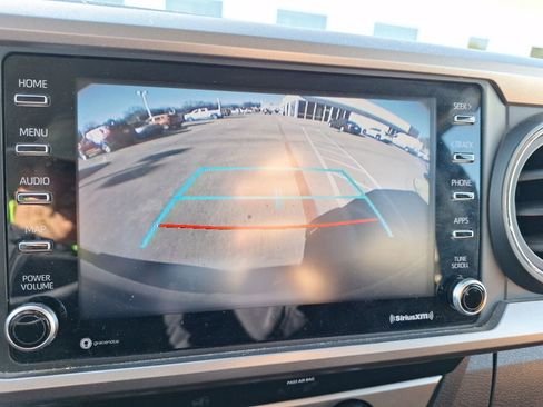 Used 2020 Toyota Tacoma SR5 image 28