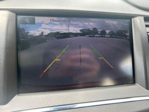 Used 2013 Lincoln MKS AWD image 15