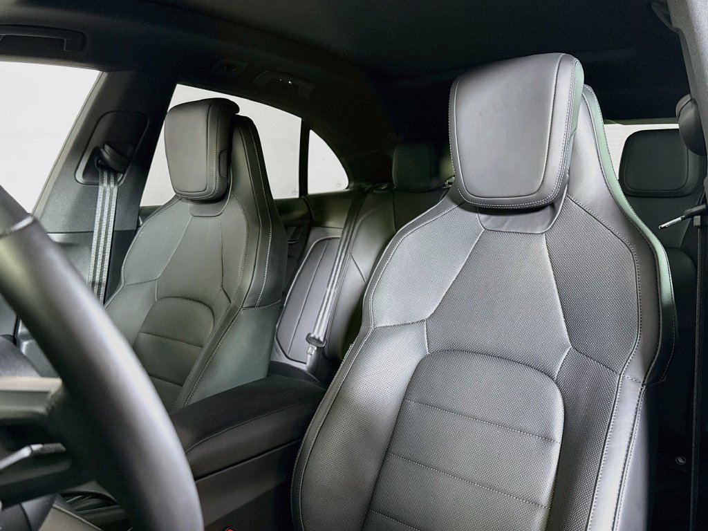 Certified 2026 Porsche Macan Electric RWD image 5