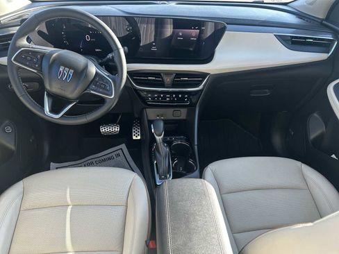 Used 2025 Buick Encore GX Avenir w/ Avenir Convenience Package image 18