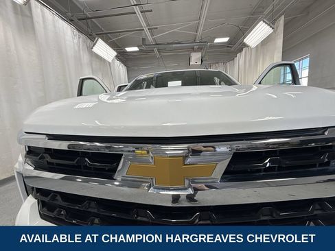 Used 2023 Chevrolet Silverado 1500 LT AWD/4WD image 39