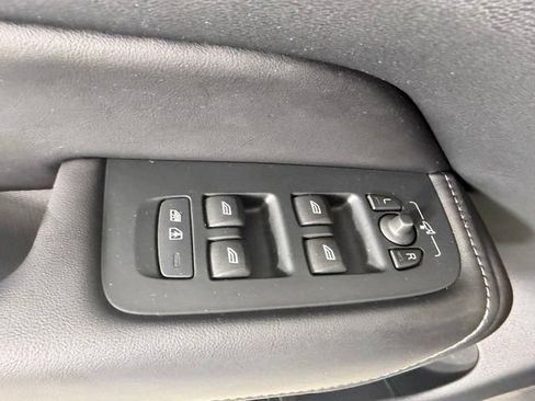 Used 2023 Volvo XC60 B6 Ultimate w/ Protection Package Premier AWD/4WD image 19