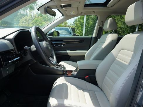 Used 2025 Honda CR-V EX-L image 11