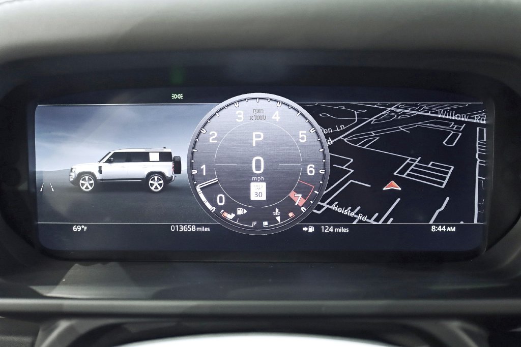 Used 2025 Land Rover Defender 110 X-Dynamic SE AWD/4WD image 17