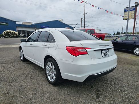 Used 2013 Chrysler 200 LX FWD image 5