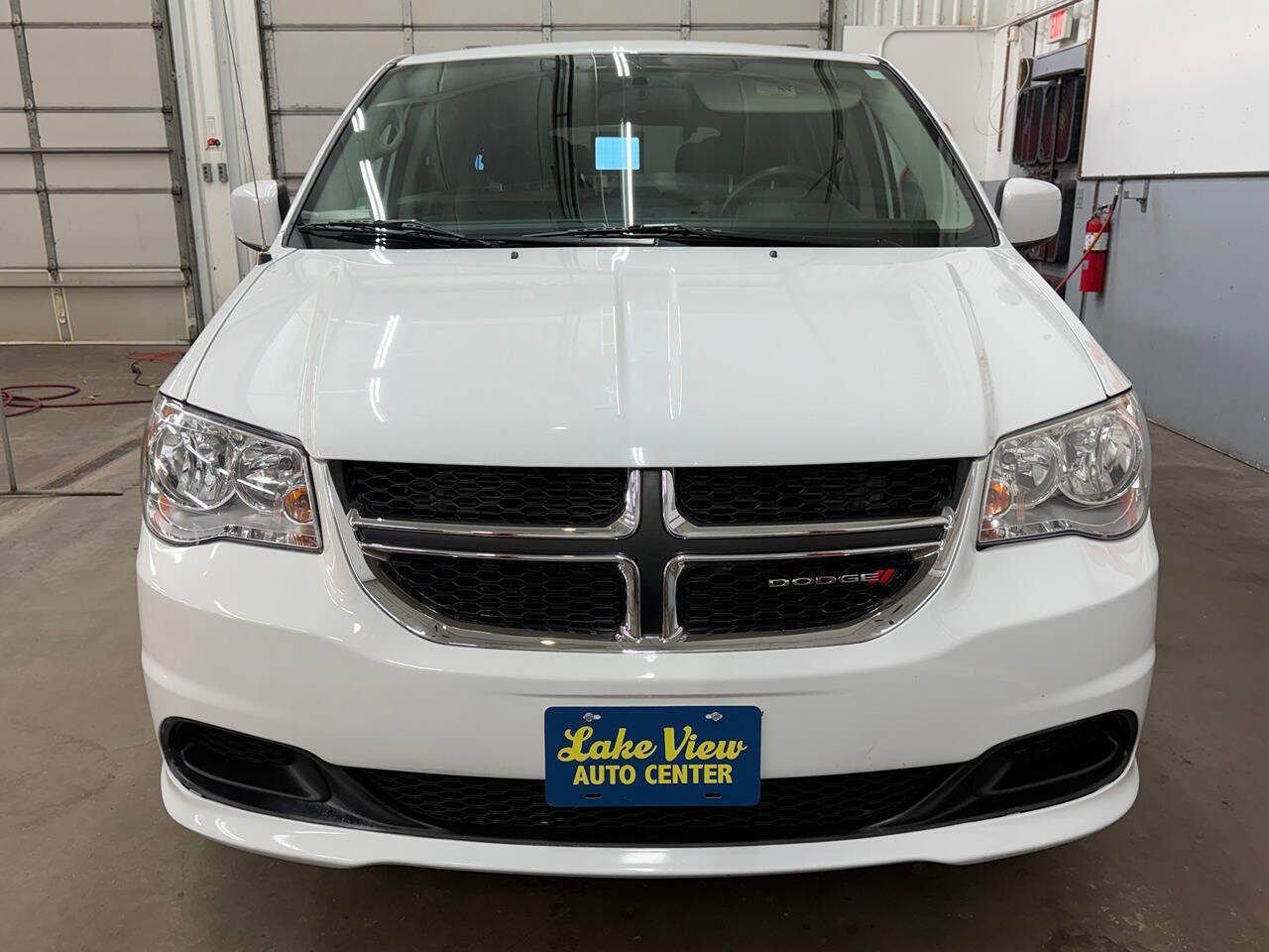 Used 2014 Dodge Grand Caravan SXT FWD image 3