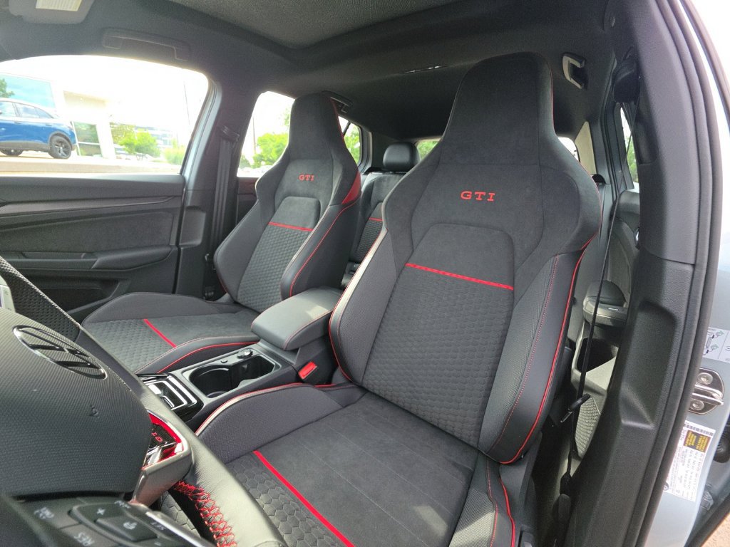New 2026 Volkswagen GTI SE FWD image 11