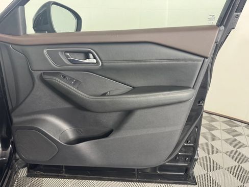 Used 2021 Nissan Rogue SL w/ Premium Package AWD/4WD image 32