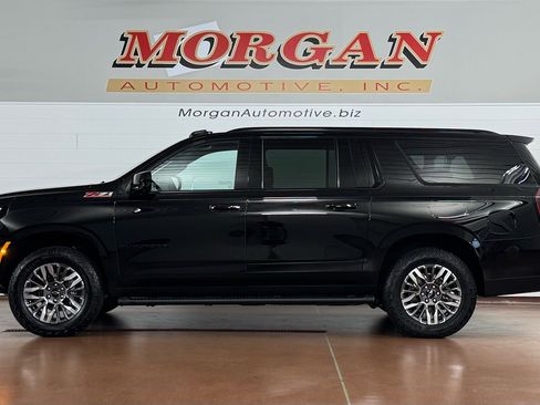 Used 2025 Chevrolet Suburban Z71 image 6