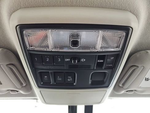 Used 2017 Toyota 4Runner SR5 AWD/4WD image 25