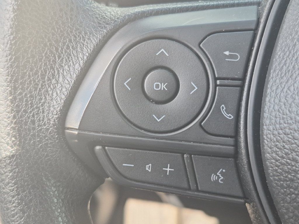 Used 2026 Toyota Corolla LE FWD image 22