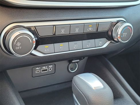 Used 2025 Nissan Altima 2.5 S image 28