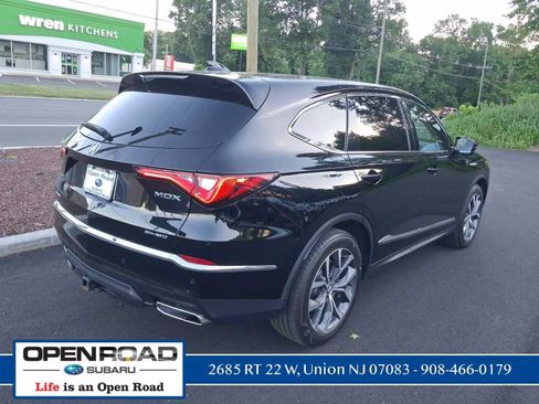 Used 2024 Acura MDX SH-AWD w/ Technology Package image 4