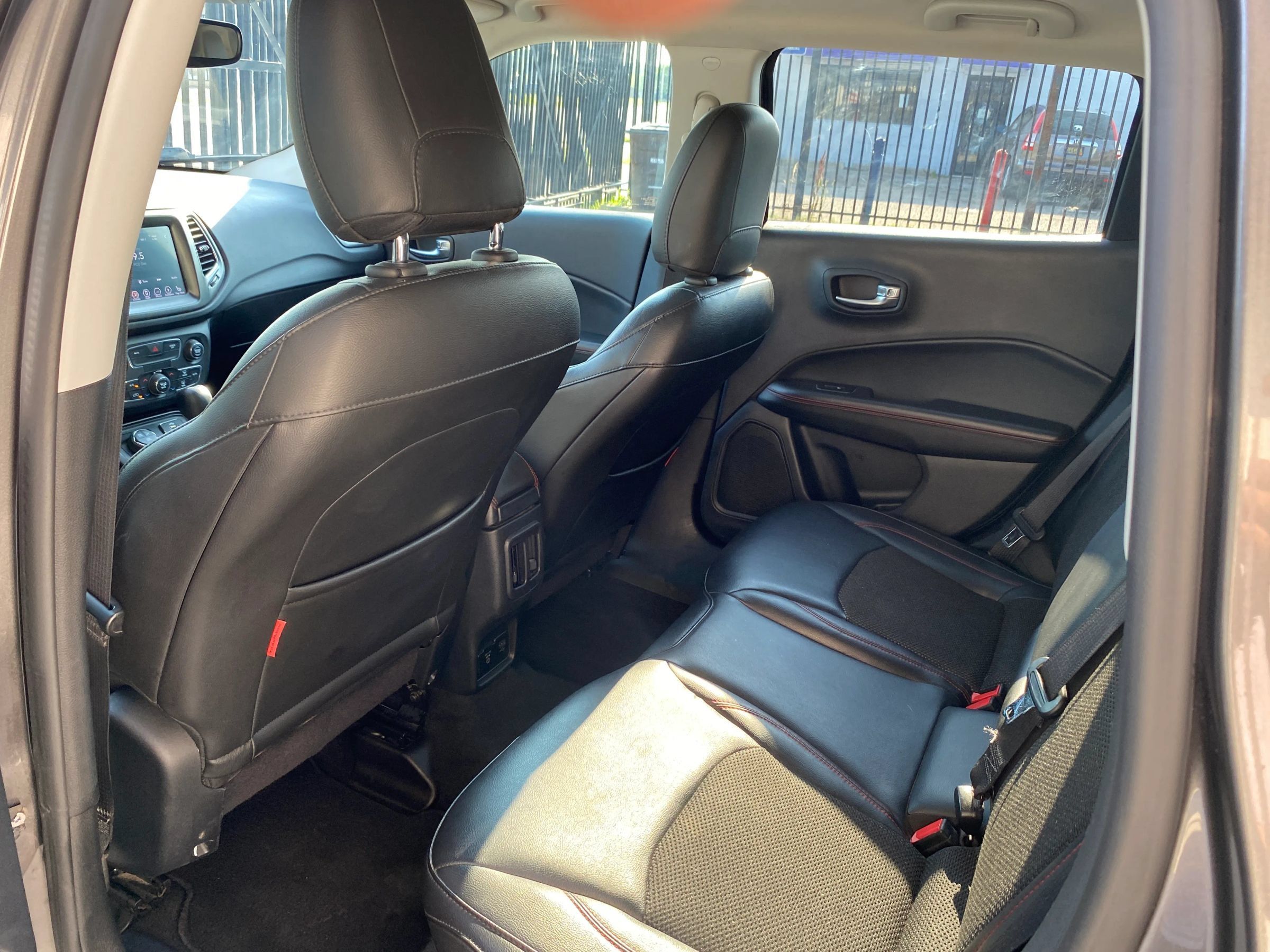 Used 2018 Jeep Compass Trailhawk w/ Cold Weather Group AWD/4WD image 9