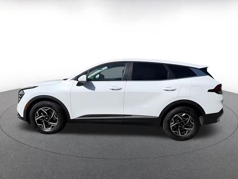 Used 2025 Kia Sportage LX image 9