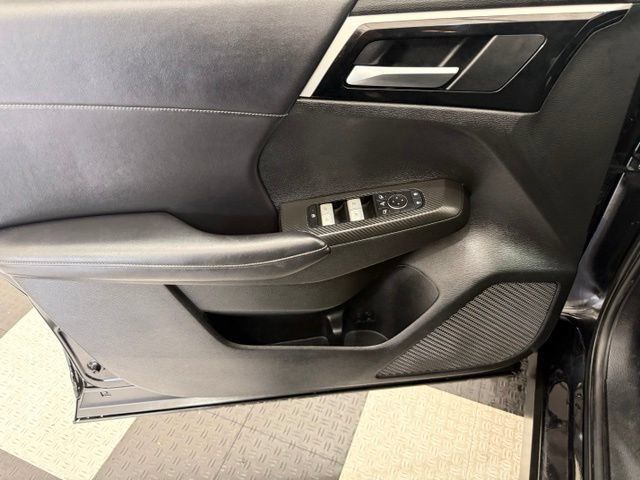 Used 2024 Mitsubishi Outlander SE AWD/4WD image 14
