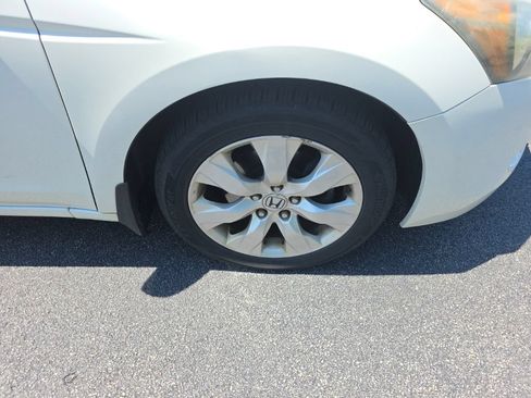 Used 2009 Honda Accord EX-L image 9
