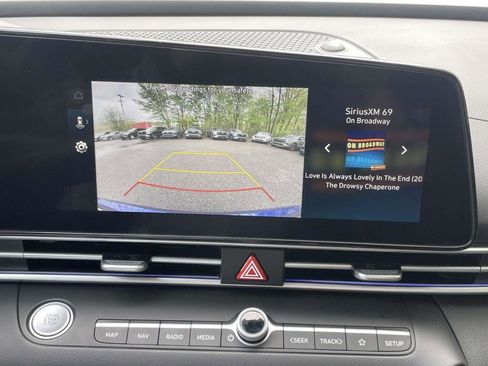 Used 2025 Hyundai Elantra SEL FWD image 24