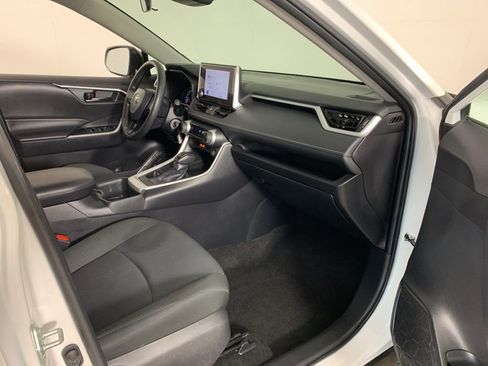 Used 2024 Toyota RAV4 LE image 37