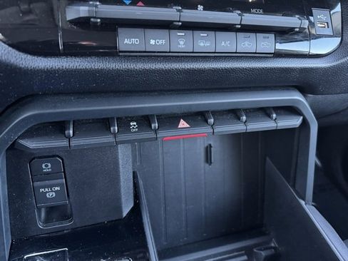 Used 2022 Toyota Tundra SR w/ SR Tow Package image 11