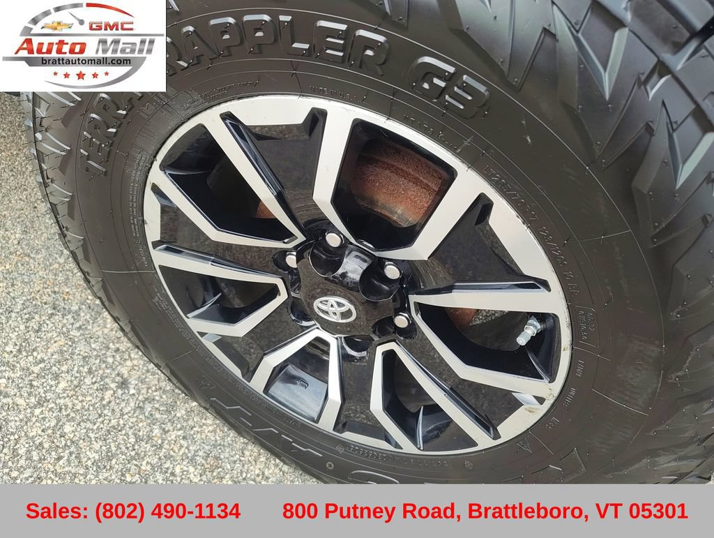 Used 2020 Toyota Tacoma TRD Sport w/ Technology Package AWD/4WD image 33