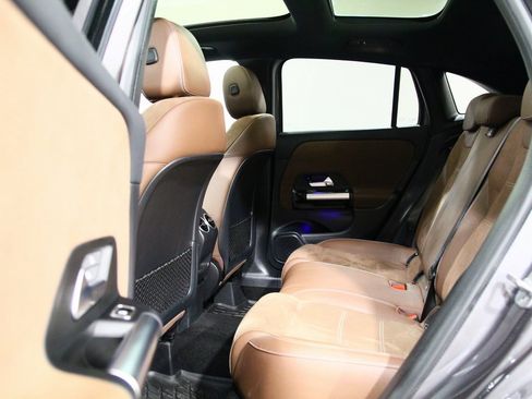 Used 2025 Mercedes-Benz GLA 250 4MATIC image 28