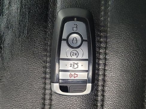 Used 2018 Ford Edge SEL w/ Equipment Group 201A FWD image 32