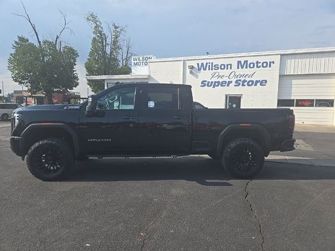 Used 2024 GMC Sierra 2500 AT4 w/ AT4 Preferred Package image 8